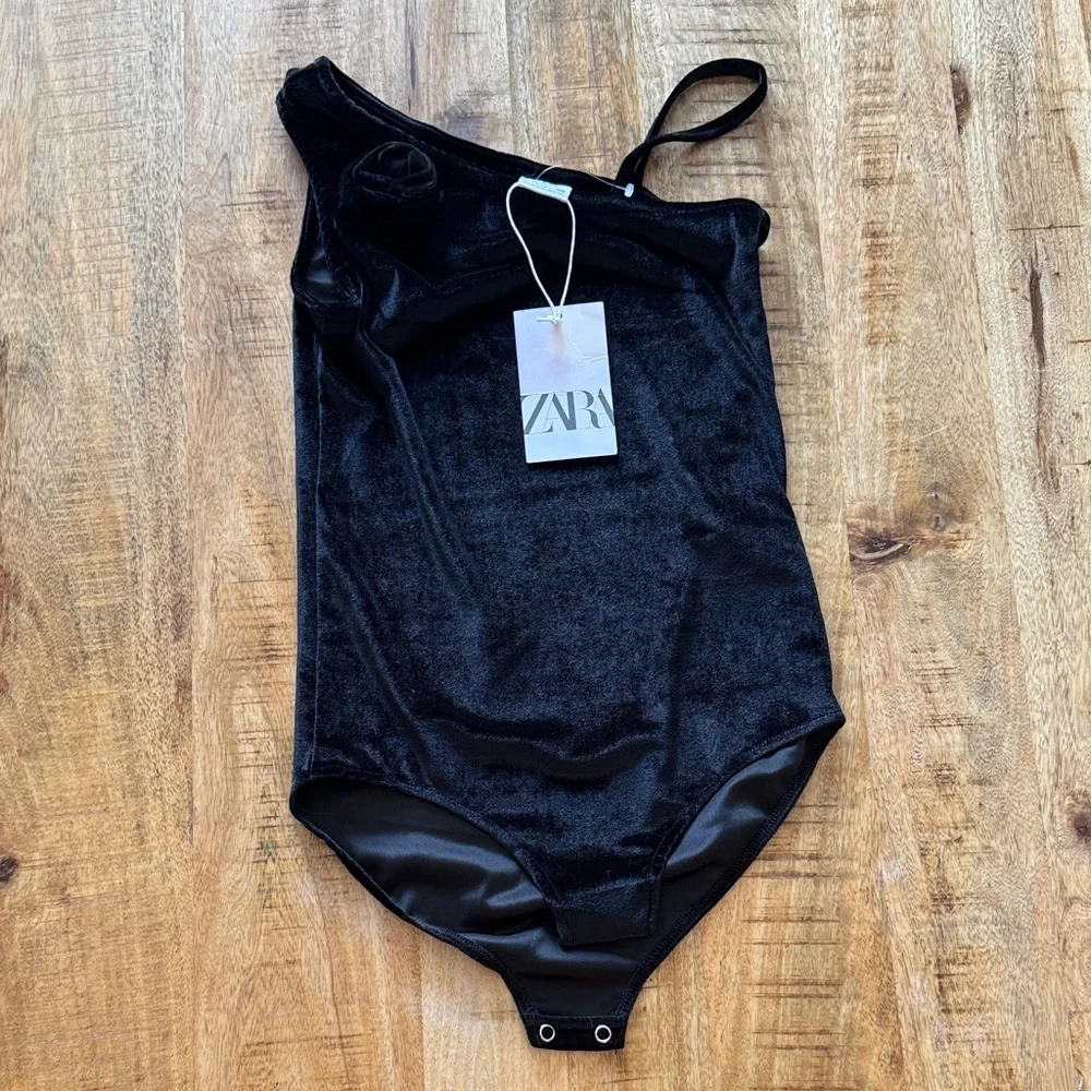 Zara Kids Black Velvet one shoulder Bodysuit with rose rosette size 11-12 NWT